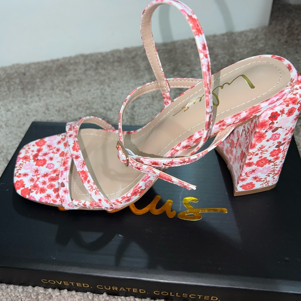 Lulus floral heels